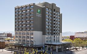 Holiday Inn Express Downtown By Ihg  3*